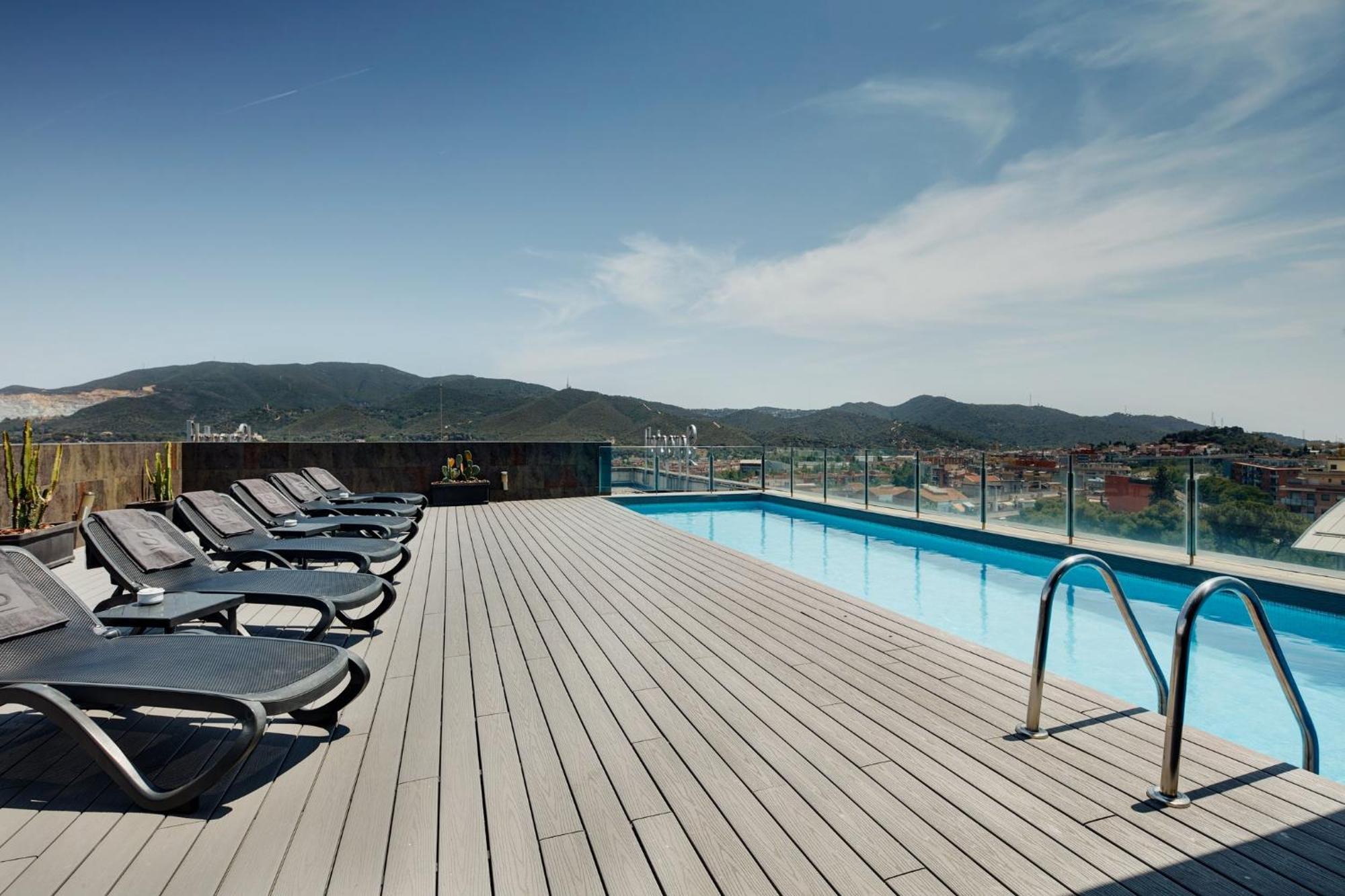 Sercotel Ciutat De Montcada Bagian luar foto